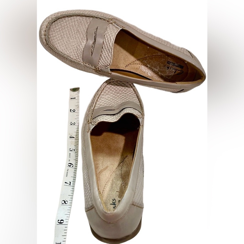 Clark’s Collection Branna Hemp Taupe penny loafers SIZE6.5WIDE Excellent choice